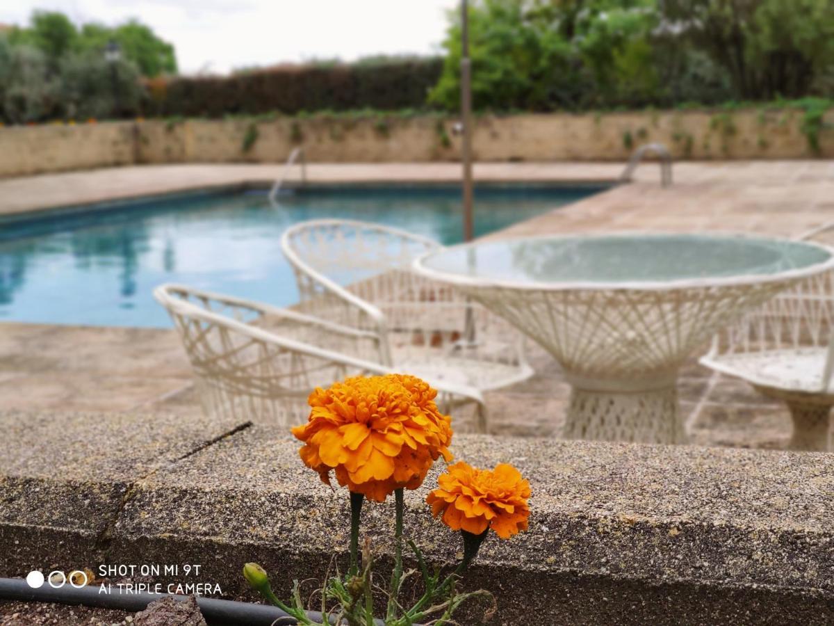 Villa Blanca Con Piscina A 15 Minutos De Toledo - Apartamentos Aloha Toledo Olias del Rey Exterior photo